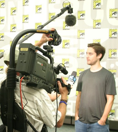 Crystal Pyramid Productions Video Crew interview Tobey Maguire about Spiderman