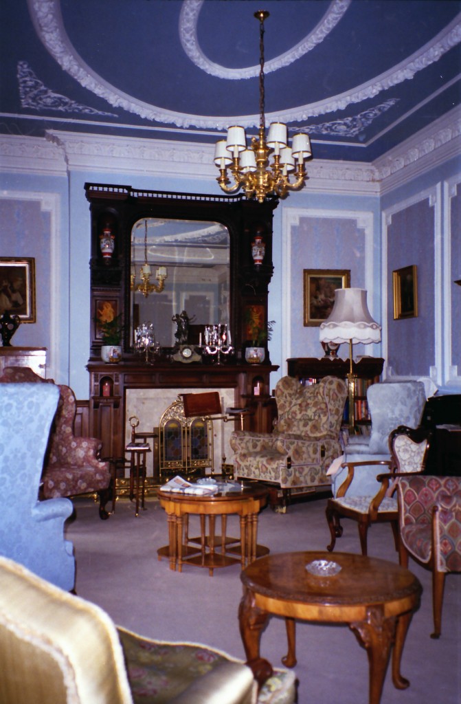 haunted hotel chester england living room