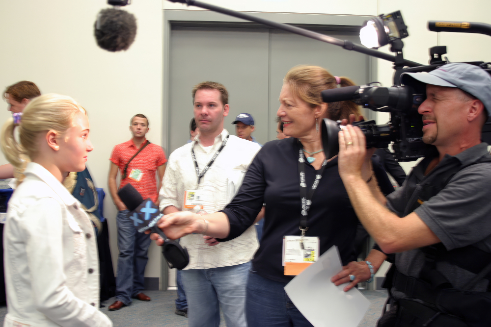 interview secrets of video producer patricia mooney interviews annasophia robb at san diego comic con 2006